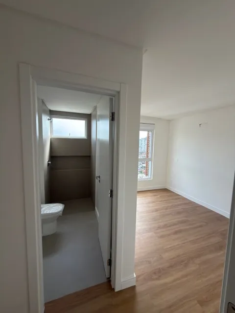 Apartamento à venda com 3 quartos, sendo 3 suítes, 3 vagas, 127m² na Rua Hermann Eckelberg no Vila Nova, Blumenau