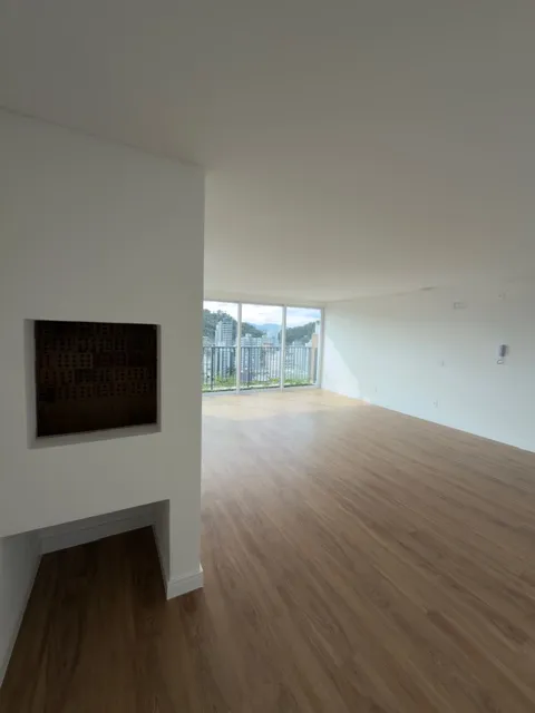 Apartamento à venda com 3 quartos, sendo 3 suítes, 3 vagas, 127m² na Rua Hermann Eckelberg no Vila Nova, Blumenau