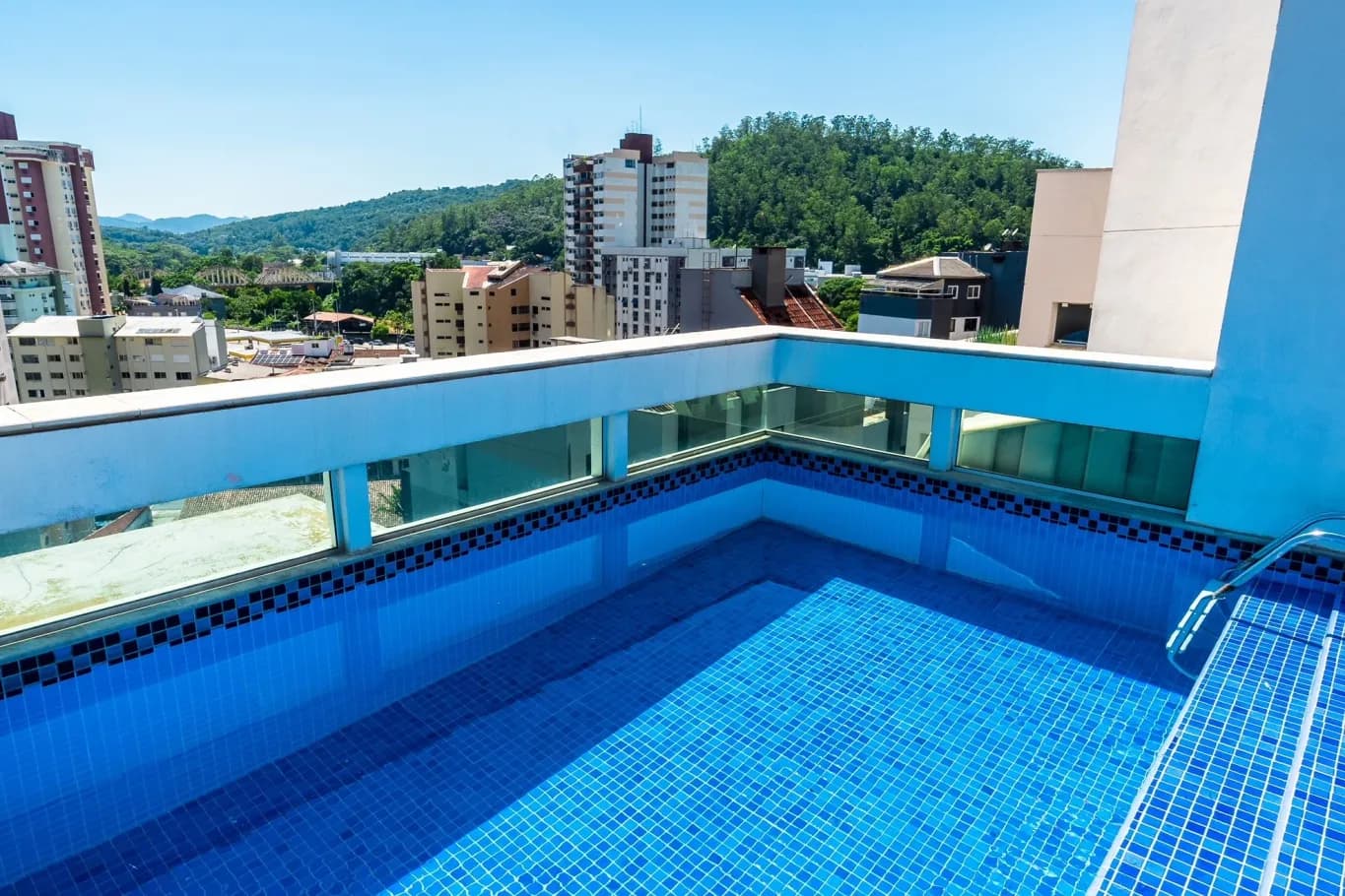 Foto de Apartamento à venda com 3 quartos, sendo 3 suítes, 4 vagas, 367m² no Ponta Aguda, Blumenau