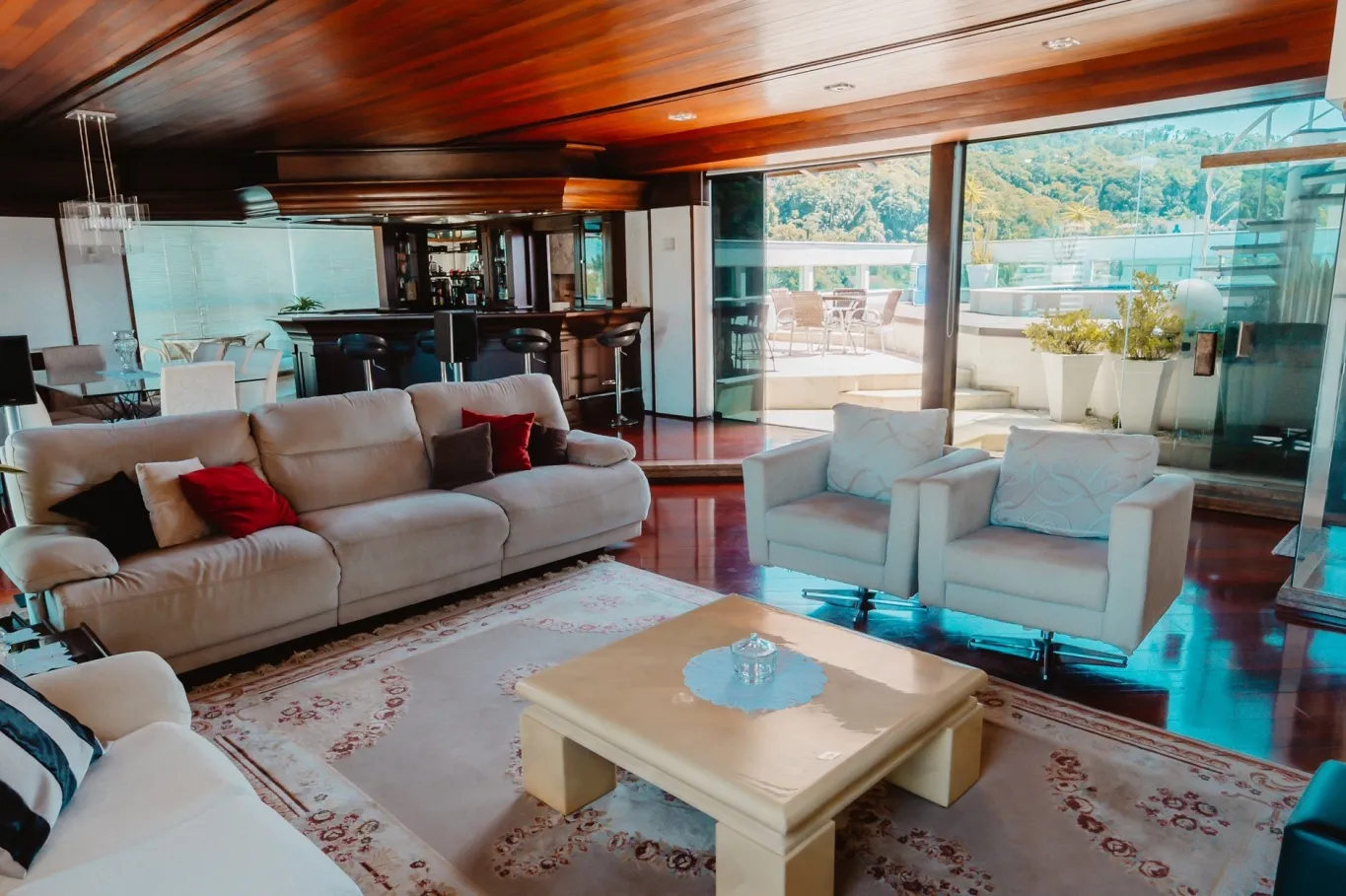 Apartamento à venda com 3 quartos, sendo 3 suítes, 4 vagas, 367m² no Ponta Aguda, Blumenau