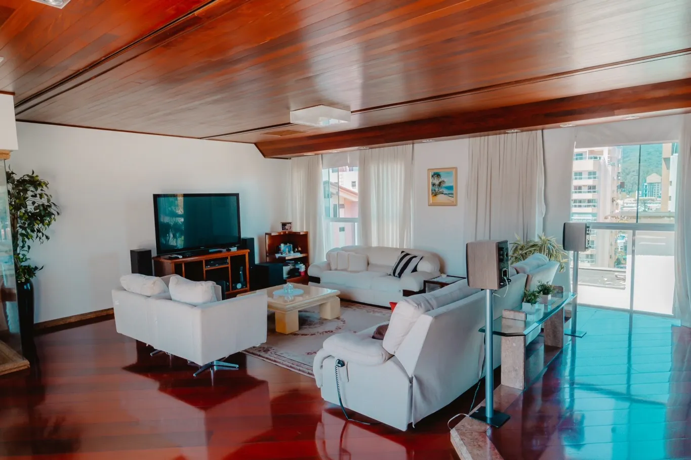 Apartamento à venda com 3 quartos, sendo 3 suítes, 4 vagas, 367m² no Ponta Aguda, Blumenau
