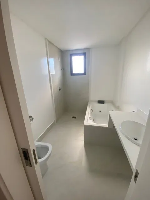 Apartamento à venda com 3 quartos, sendo 3 suítes, 2 vagas, 137m² na Rua Timbó no Victor Konder, Blumenau