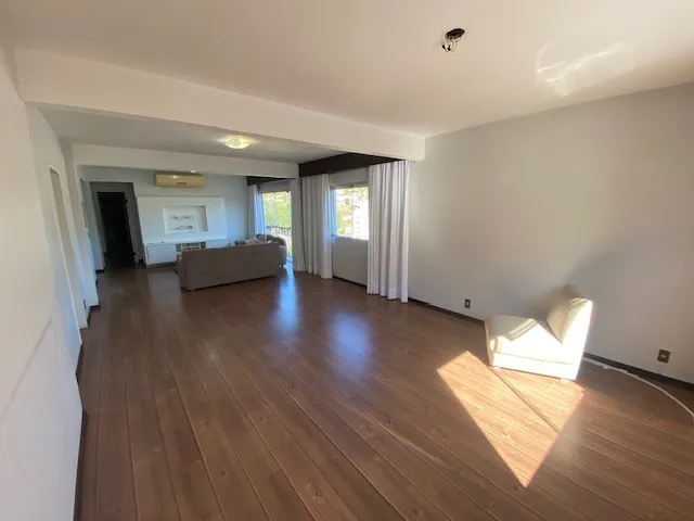 Apartamento à venda com 3 quartos, sendo 1 suíte, 2 vagas, 156m² na Rua Carl Heinz Buechler no Garcia, Blumenau