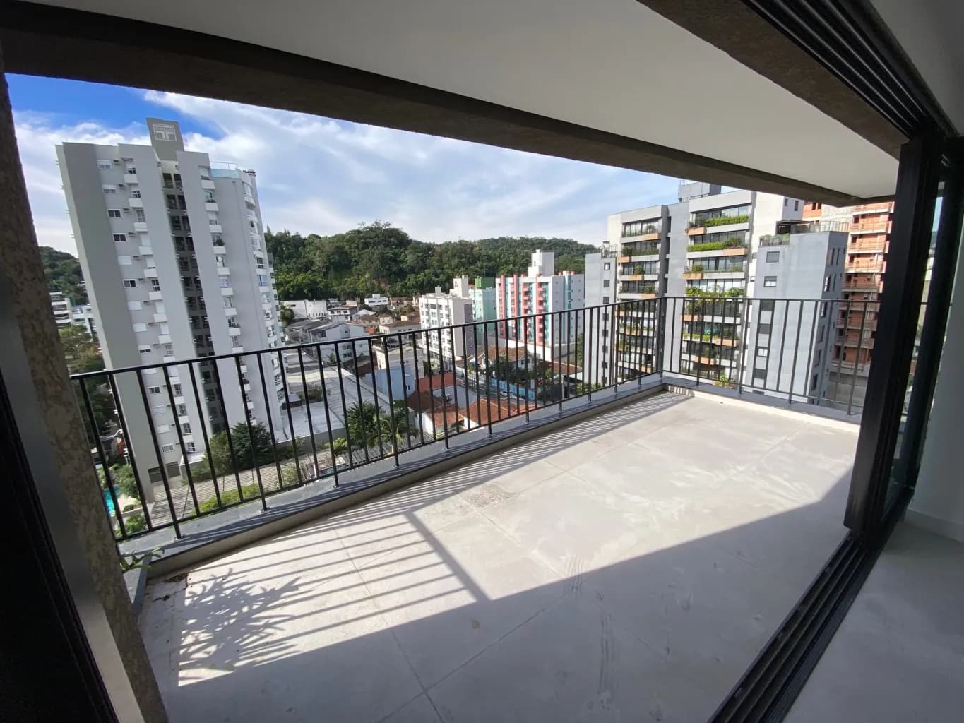 Apartamento à venda com 3 quartos, sendo 3 suítes, 3 vagas, 182m² na Rua Victor Konder no Victor Konder, Blumenau